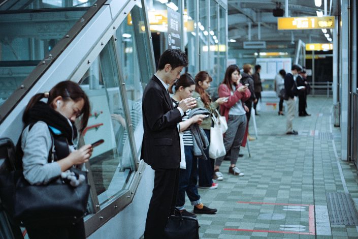 Mobile Forensic - Crowd busy with Smartphones